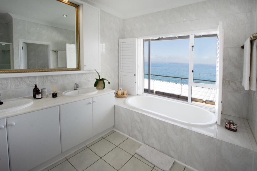6 Bedroom Property for Sale in Port St Francis Eastern Cape